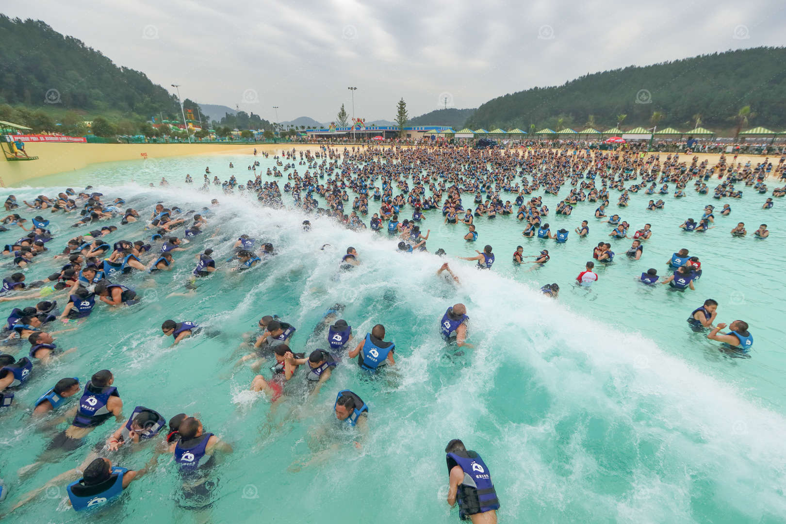 清凉“粽”夏 洪湖悦兮半岛水上乐园6月12日盛大开园 _长江云 - 湖北网络广播电视台官方网站